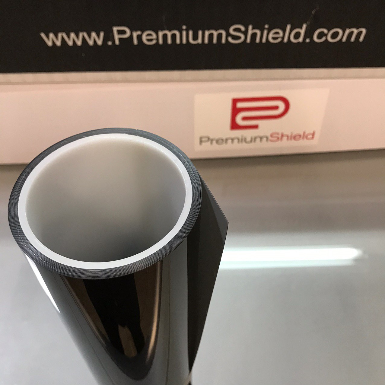 Первая в мире полиуретановая тонировочная пленка  для фар – PremiumShield Smoke (США)